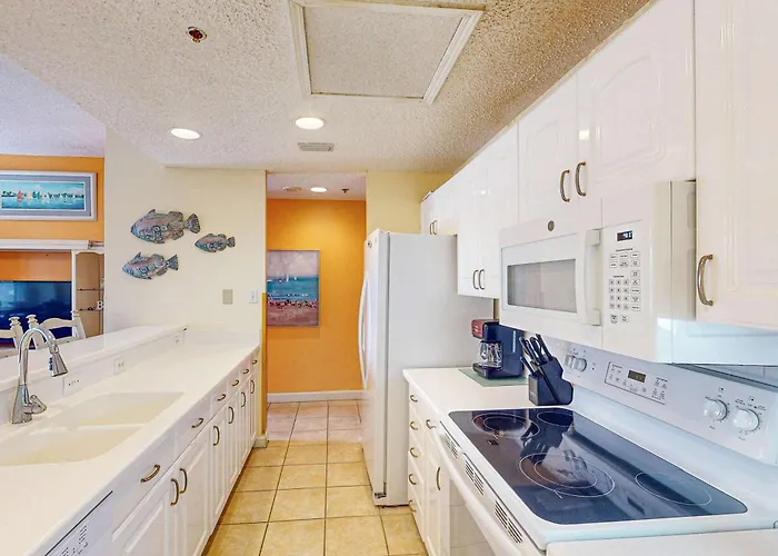 Gulf-front With Access Pools Hot Tub & Sports Courts
