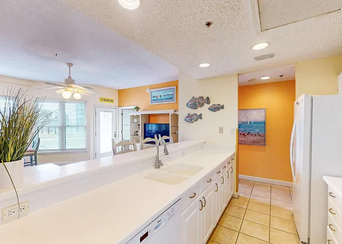 Gulf-front With Access Pools Hot Tub & Sports Courts Holiday home